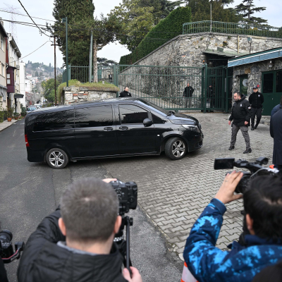 episode Russia, U.S. diplomats meet in Istanbul for new round of talks artwork