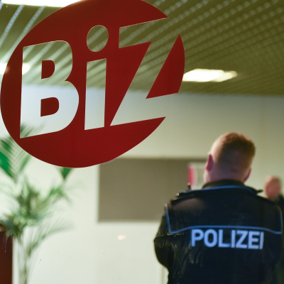 episode Stress am Schalter: Was tun gegen die wachsende Gewalt im Öffentlichen Dienst? artwork