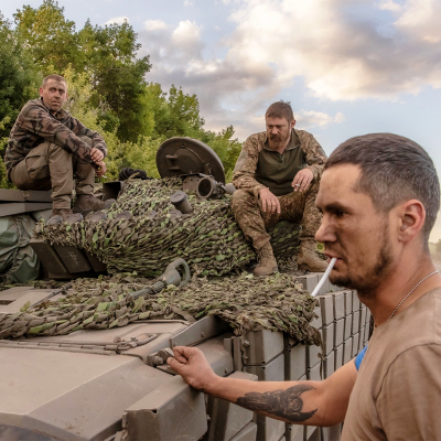episode Ukraine ‘pins down’ 50,000 Russian troops as Putin’s spring offensive fails artwork