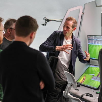 episode Besuch im Schiri-Keller - Der Video-Schiedsrichter ist korrekt, aber unbeliebt artwork