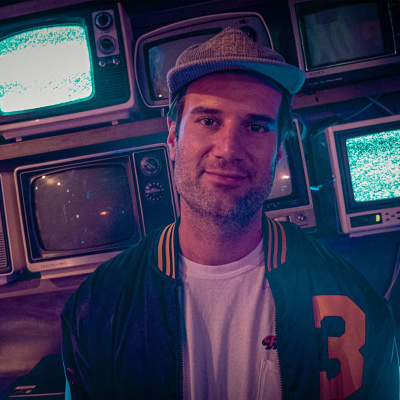 episode Comic Graham Kay brings his one-man show to JFL Toronto artwork
