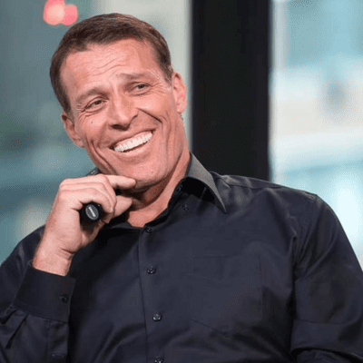 episode Eleva tus estándares -Tony Robbins artwork