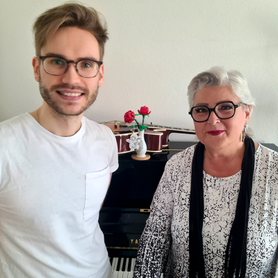 episode Schwarz hören: Petra Schwarz im Gespräch mit Lukas Natschinski über Leben und Tod artwork