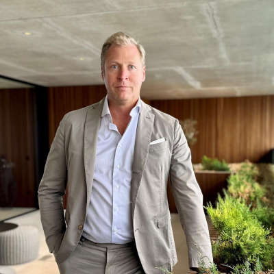episode Sven Odia, Immobilienmakler: Am Rande des Burnouts auf den Kilimandscharo artwork