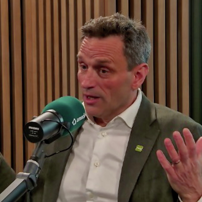 episode Angriper SV: – De grafser i sin egen navle artwork