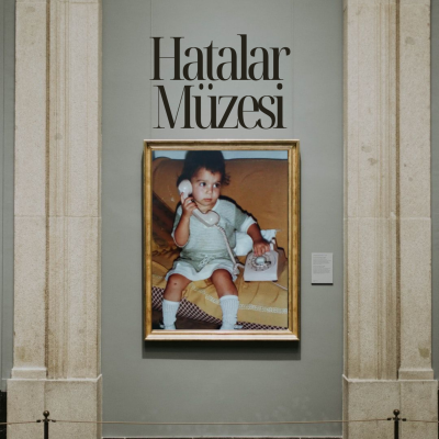 episode Dr. Müjdegül Karaca'nın Hatalar Müzesi artwork