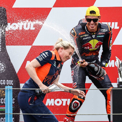 episode Augusto Fernández, tras su victoria en Assen: "Ha sido una carrera muy bonita y muy luchada" artwork