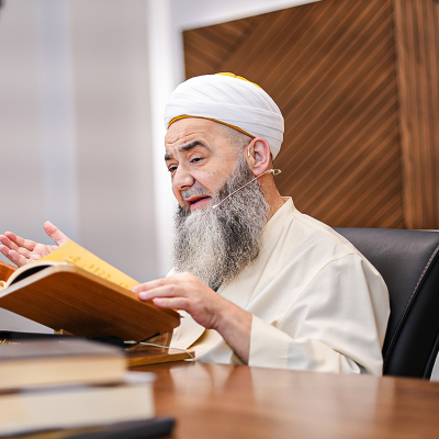 Forsidebilde av showet Cübbeli Ahmet Hoca