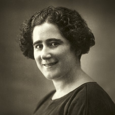 episode T06E05: Clara Campoamor (1888-1972), abogada, escritora, política y defensora de los derechos de la mujer española artwork