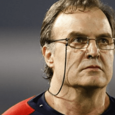 episode Merecer o no merecer. Marcelo Bielsa. artwork