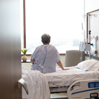 episode Carreteras Secundarias | Vivir en un hospital con el alta médica: la realidad de casi 600 personas mayores en Canarias artwork