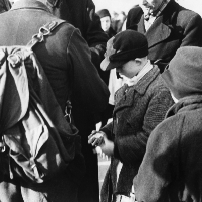 episode Mädchen auf dem Kölner Schwarzmarkt | 1948 artwork