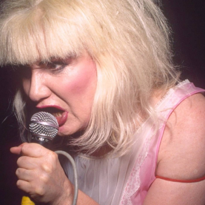 episode Glam och punk, trash och trans – så blev Jayne County världens första transsexuella rockstjärna artwork