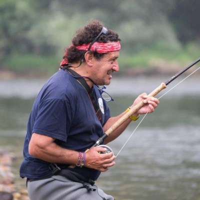 episode Román Presidente Sociedad de Pesca Fuentes del Narcea, El salmón toca fondo en Asturias, Peor campaña Salmón del Siglo artwork