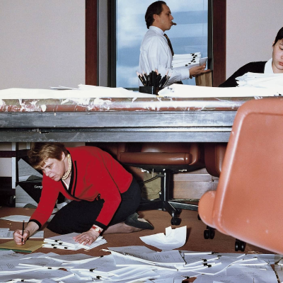 episode Fotoboken Kontor – Lars Tunbjörk hittade ögonblicken av kaos och förundran artwork