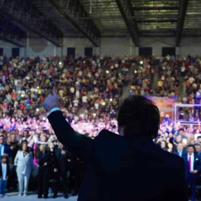 episode Evangélicos y extrema derecha: Milei, Trump y Bolsonaro. Entrevista a Ariel Goldstein en UMDS artwork