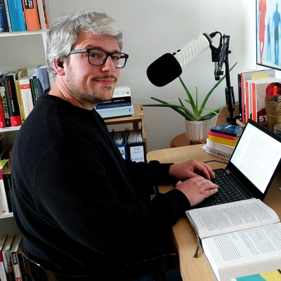 episode (19) Der 8. Mai. Historische Parallelen & heutige Verantwortung - mit Jonas Stephan artwork