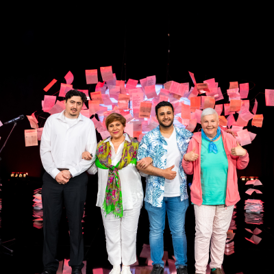 episode "Vivi 10 anos com uma amiga. Um dia fomos a um festival LGBT e ao sair a polícia matou-a e disse-me que eu ia desaparecer. Por isso, fugi da Rússia" artwork