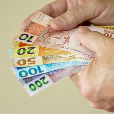 episode Entenda os impactos da manutenção da taxa de juros em 15% pelo Copom artwork