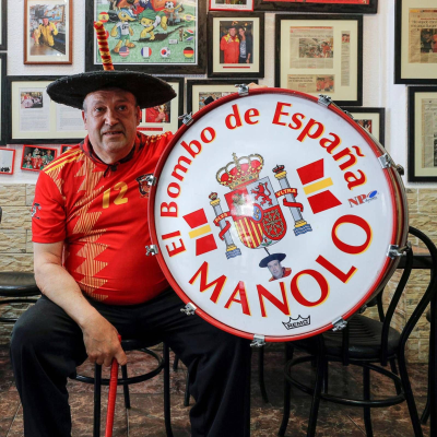 episode Las tardes de RNE - Adiós a Manolo, el del bombo - 01/05/25 artwork