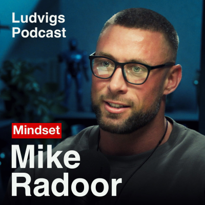 episode Mindset-coachen: Slip janteloven og følg dit kald | Mike Radoor | 243 artwork