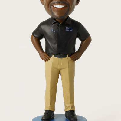 episode Episode 1494: What's Bruin Show - UCLA Football Over and Restarted With Bob Chesney! artwork