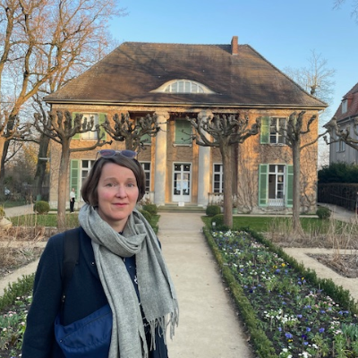 episode Épisode 39: „Au bord de l’eau, la maison“ – une visite littéraire des lieux avec Magdalena Saiger artwork
