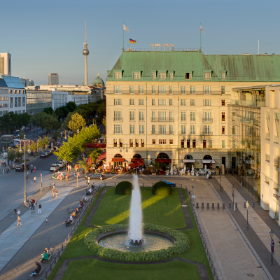 episode Unter den Linden: Ein Spaziergang entlang des Prachtboulevards artwork