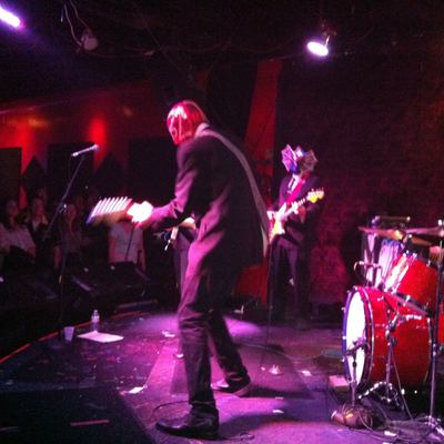 episode Los Staitjackets "Mucho Mas Reverb" artwork