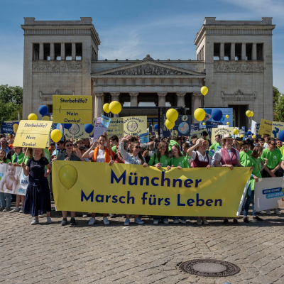 episode Mit christlichen Werten gegen Minderheiten? Die religiöse Rechte in Deutschland artwork