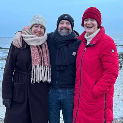 episode #23 De Binnenkamer vanaf Vlieland met gast Julia Wouters: over politieke boeken, lunchen in de Tweede Kamer en een grote dikke Zilvermeeuw! artwork