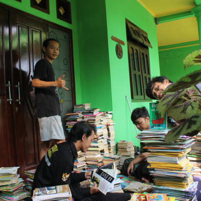 episode Gerakan 1000 Buku untuk Trenggalek Ft MADOBUK artwork