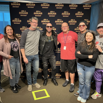 episode Daughtry Performs New Song for P&S artwork