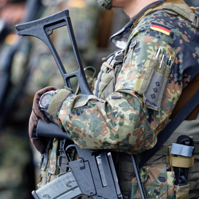 episode Mehr Geld fürs Militär = mehr Sicherheit für alle? artwork