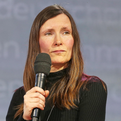 episode Autorin Heike Geißler - "Es ist schön, in Gesellschaft eines Textes zu sein" artwork
