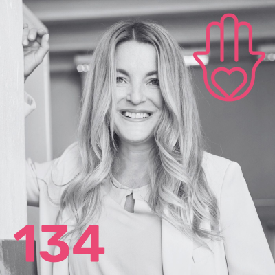 episode #134 Face Yoga: Der natürliche Weg zu strahlender Haut und weniger Falten – mit Niki Stephanus artwork