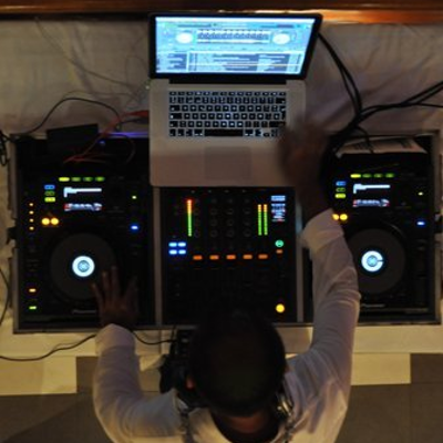 episode Minimix Rock & Roll By DJ Ivan Gomez - Doremixx artwork