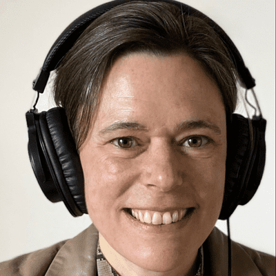 episode #61 - S4E1 - Nieke Martens — Global Head Future KYC bij de Rabobank, 4.000
collega's, banken vergelijken, relativeren, ambitie artwork