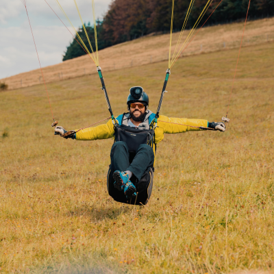 episode 10: Hoch hinaus - bei Youtube und in der Luft: Paraglider fliegt hunderte Kilometer artwork