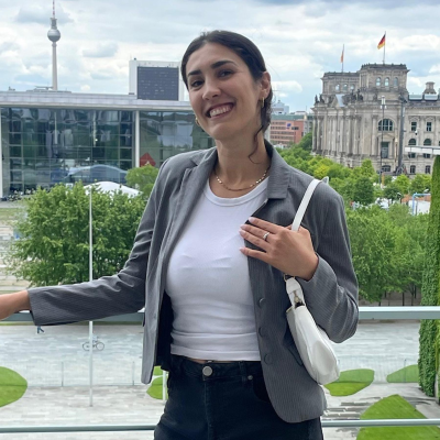 episode Adelina Maloku, Lehrerin: "Ich bin so stolz auf meine Eltern!" artwork