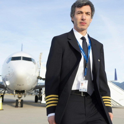 episode A comedian tries to fix aviation artwork