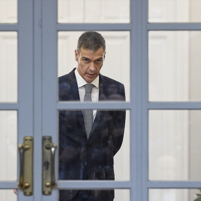 episode Es Noticia: Un aluvión de corrupción acorrala a Sánchez artwork