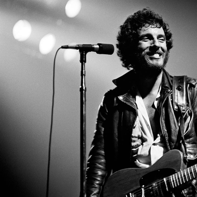 episode Tillykke med de 70, Bruce! artwork