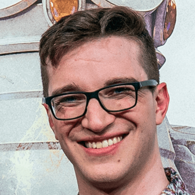 episode Medic on his personal development and eventually working on Worlds 2019 artwork