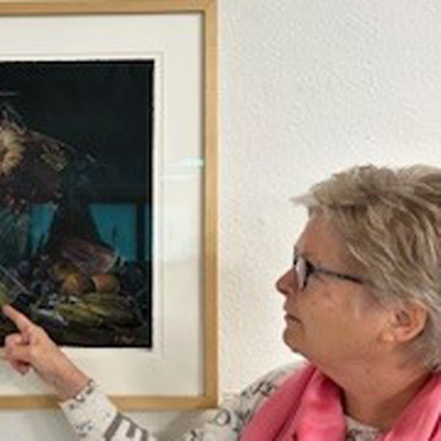 episode Wie gemalt – Karin Böpple verblüfft mit verfremdeten Stillleben in Farbstifttechnik artwork