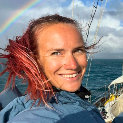 episode Laura Dekker World Sailing - The Ocean Cruisers Podcast - Chat 104 artwork