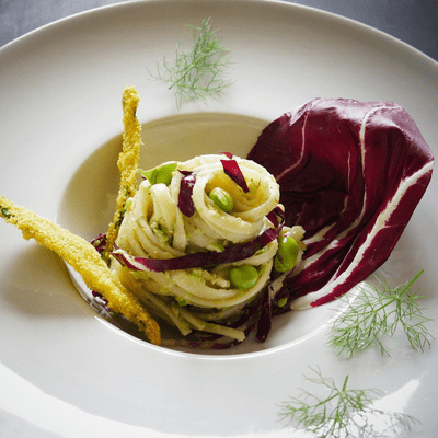 episode Linguine con radicchio, pesto di fave e finocchietto, guarnite con salvia fritta artwork