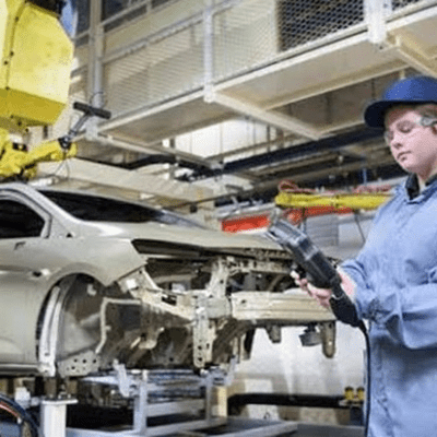 episode "Ingeniería Industrial en el área Automotriz" artwork