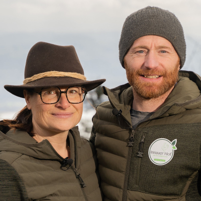 episode Caprice & Stefan Innauer: Tausche Glitzerwelt mit Bauernhofidylle artwork