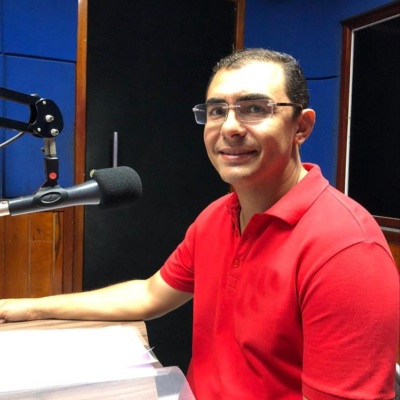 episode Ex Prefeito Segundo Santiago, fala ao vivo na mais FM sobre a polêmica dos insumos farmacêuticos de Uiraúna e faz desabafo. CONFIRA! artwork